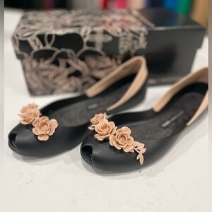 NIB Melissa Flower Queen Scented Rubber Ballet Flats w/Blush Roses Open ToeSize6